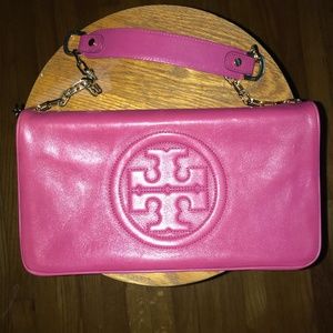 Tory Burch BOMBE Reva Clutch Bag Magenta